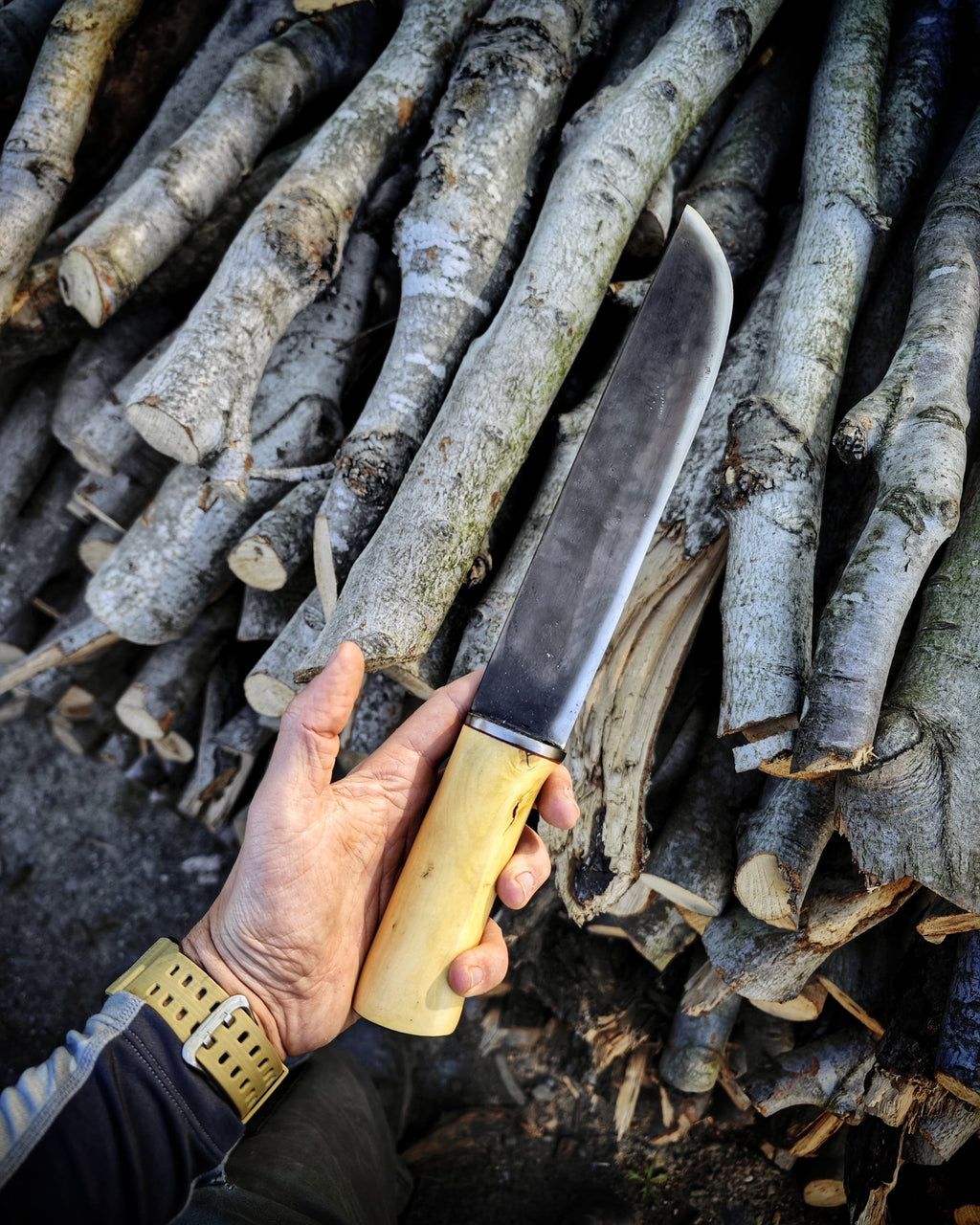 Real blacksmith knife with genuie leather sheath and also Boxwood wooden handle Especially useful in courtyards.