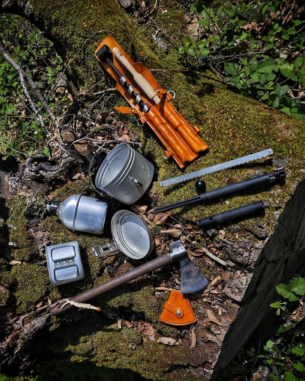Full Grain Leather Bushcraft Pack – Survival Set with Forged Axe, Swedish Camp Stove, Cooking Pan, Water Canteen &amp; Bow Saw