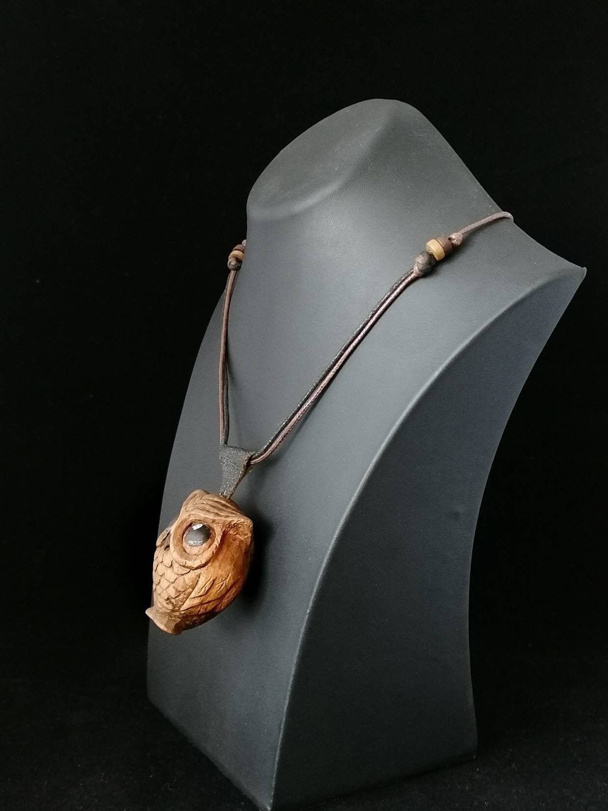Hand-carved Owl Pendants: A Magnificent Choice That Brings Luck to Wearers!