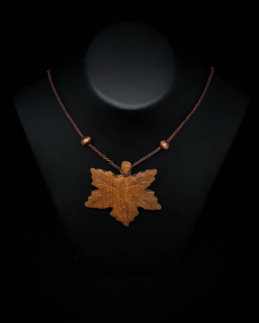 wooden carving leaf tree figure necklace pendant handmade jewelery gift accesories