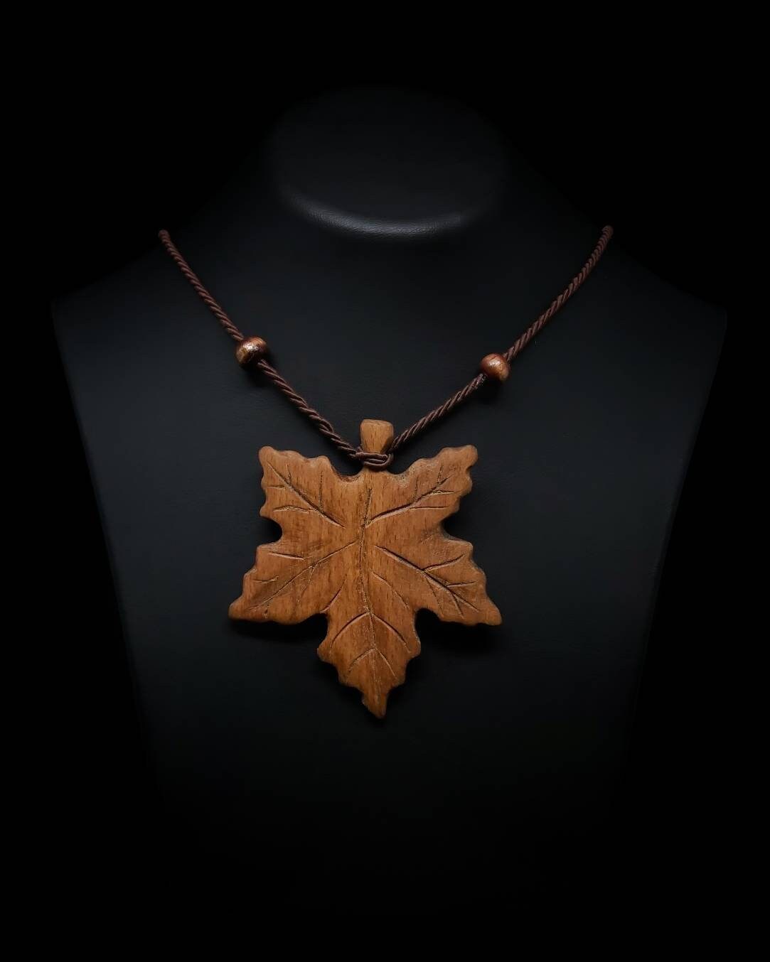 wooden carving leaf tree figure necklace pendant handmade jewelery gift accesories