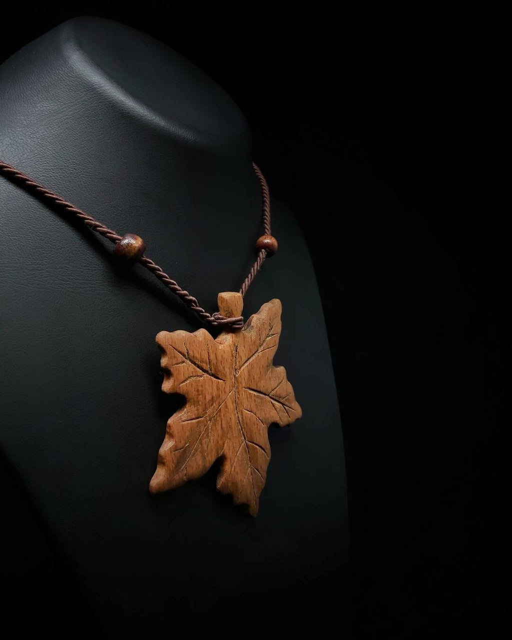 wooden carving leaf tree figure necklace pendant handmade jewelery gift accesories