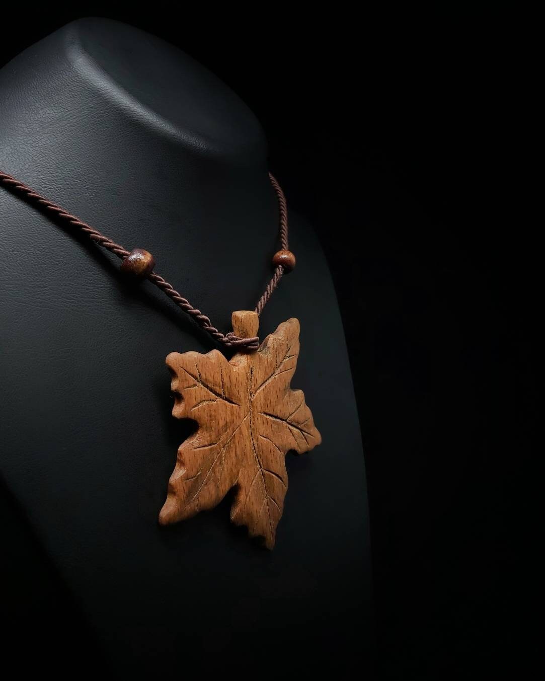 wooden carving leaf tree figure necklace pendant handmade jewelery gift accesories