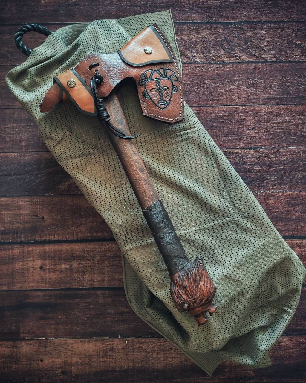 Handmade lion head figured tomahawk blacksmith axe