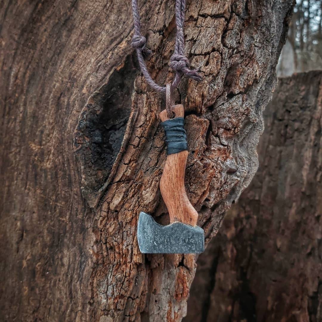 special design wooden ax necklace will be a good choice to give a gift boy dad and man friend gift valentine day