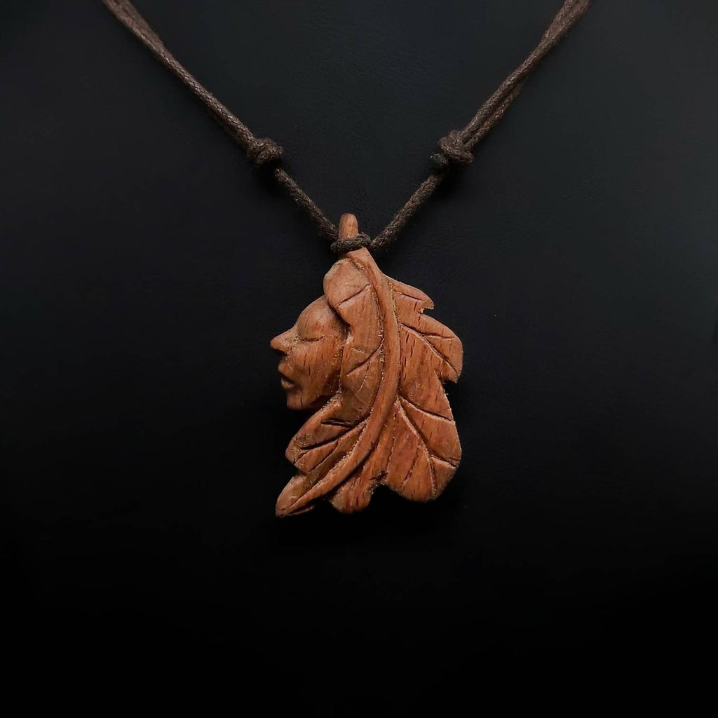 special design wooden bear necklace will be a good choice to give a gift for moms boy daughter girl friend gift valentine day