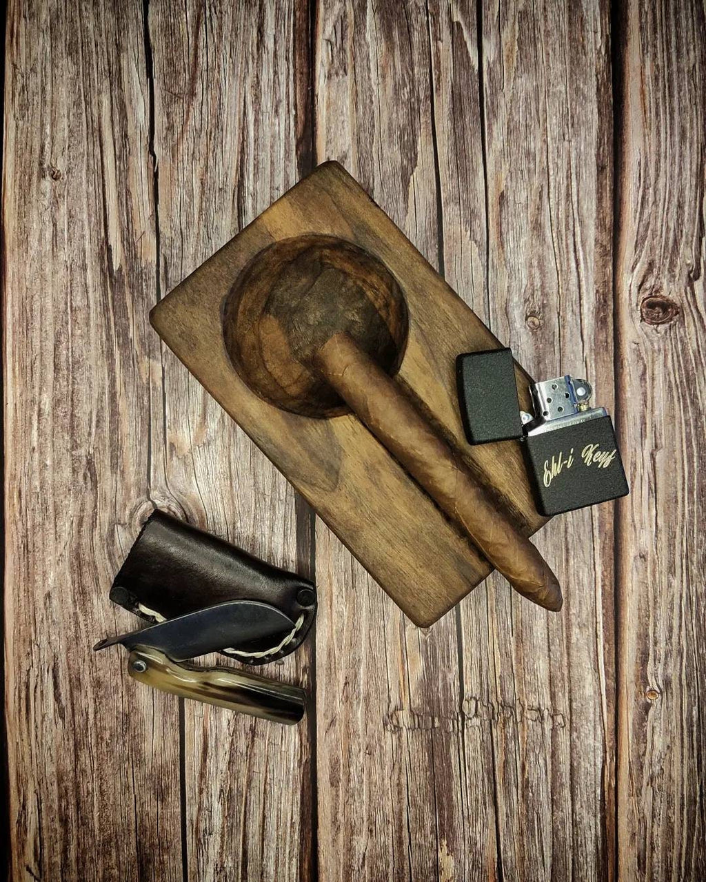 Indulge in Your Love of Cigars with Handmade Walnut Wood Cigar Ashtrays - Add a Sophisticated Touch to Your Smoking Experience