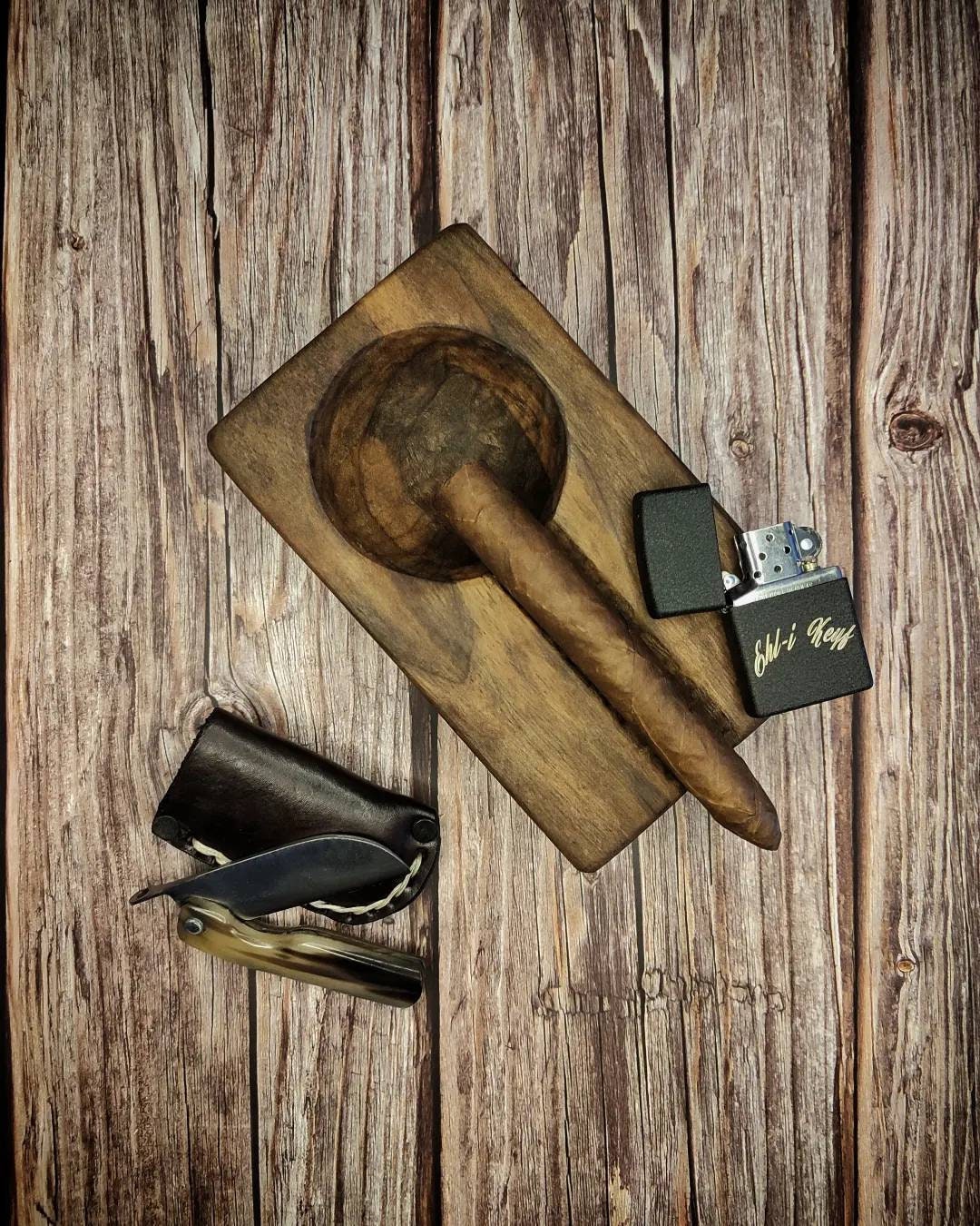 Indulge in Your Love of Cigars with Handmade Walnut Wood Cigar Ashtrays - Add a Sophisticated Touch to Your Smoking Experience