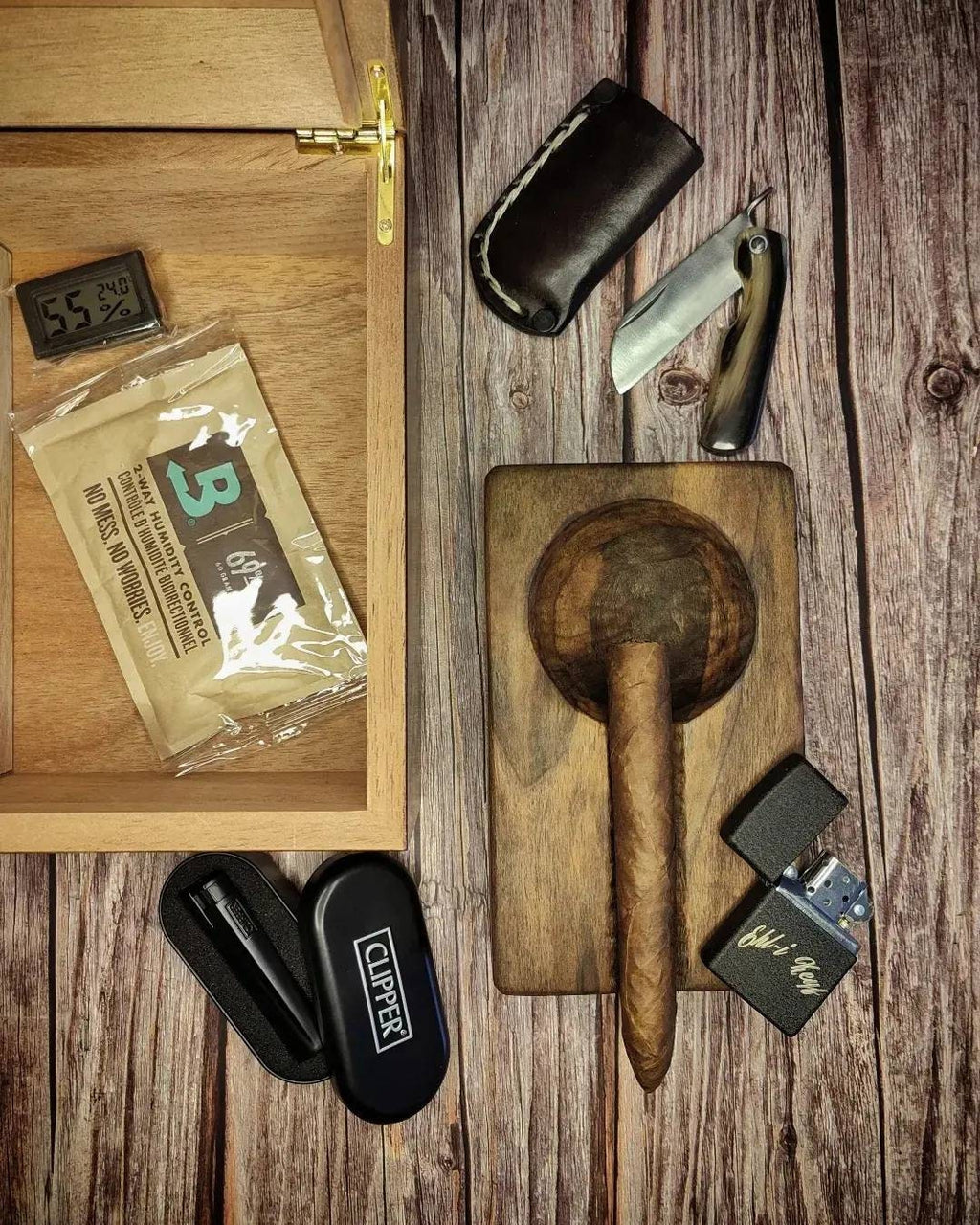 Indulge in Your Love of Cigars with Handmade Walnut Wood Cigar Ashtrays - Add a Sophisticated Touch to Your Smoking Experience