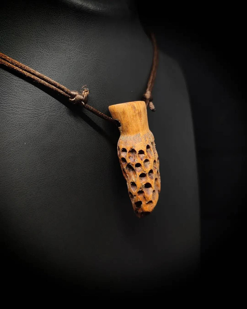 hand carving wooden necklace pendant will be a good choice to give a gift for moms boy daughter girl friend gift valentine day