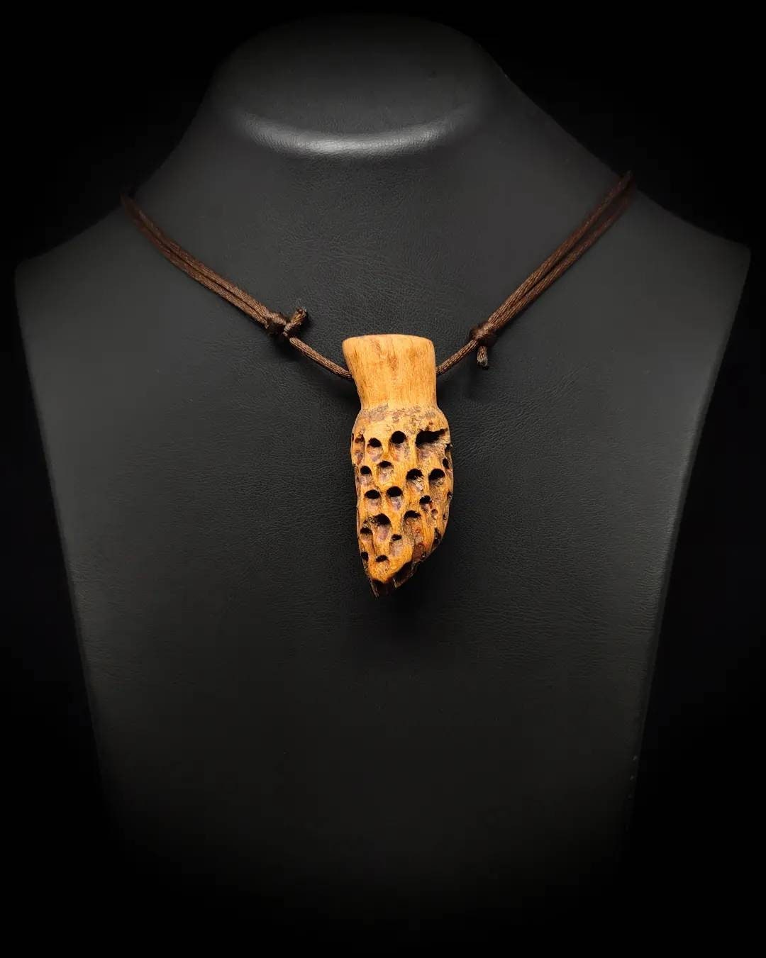 hand carving wooden necklace pendant will be a good choice to give a gift for moms boy daughter girl friend gift valentine day