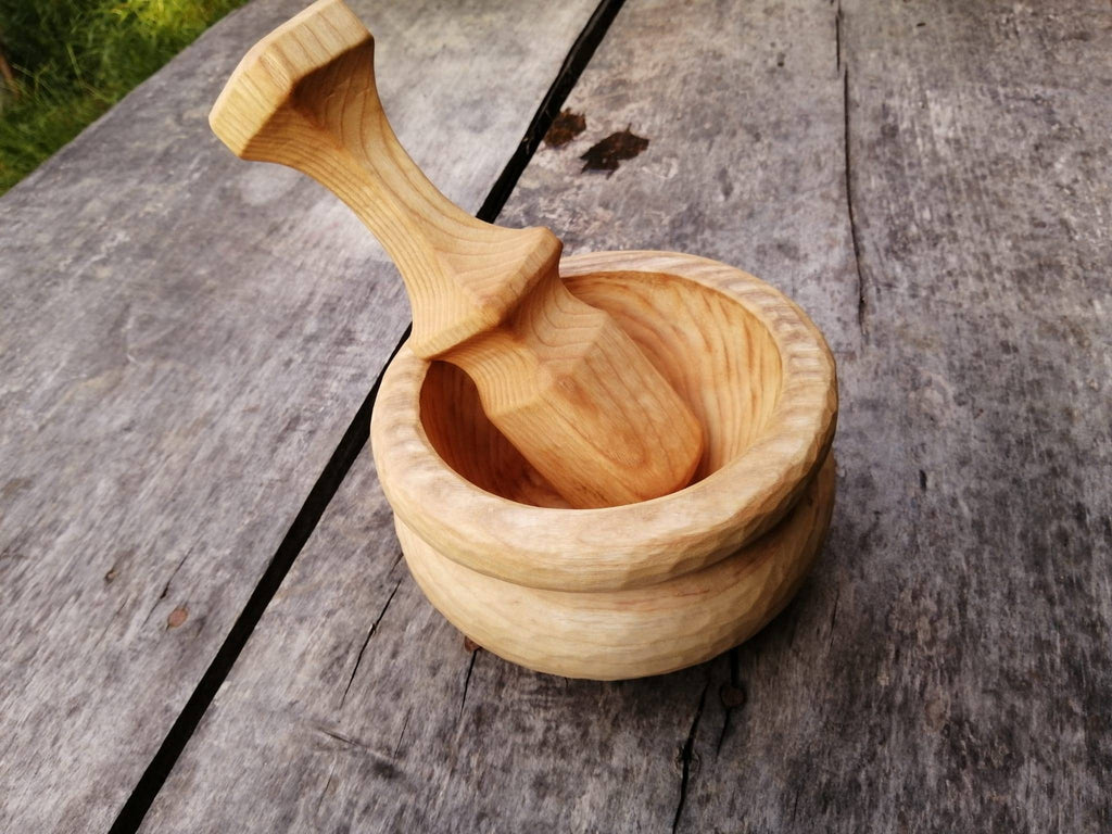 Natural Wood Mortar and Pestle Set - Perfect for Crushing Garlic and Making Sauces Handcrafted Wooden Mortar and Pestle Set