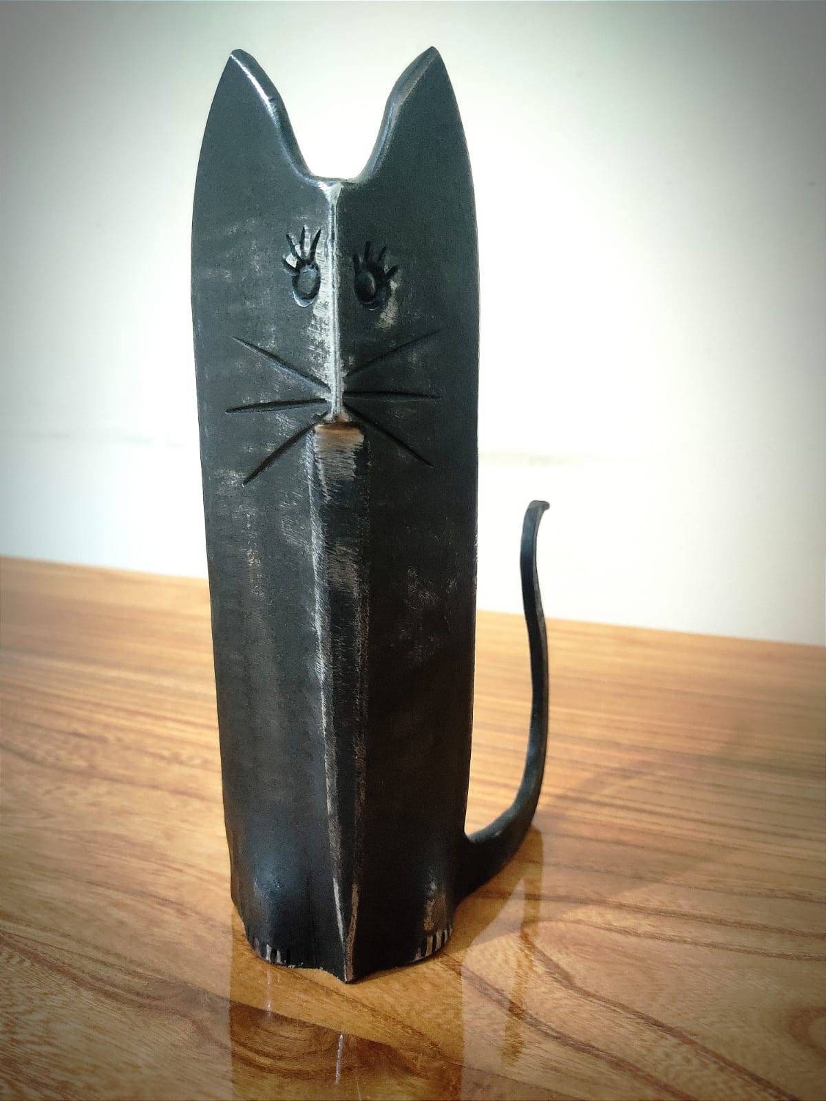 Cat of Iron: Unique Memories Shaped by Artistic Forging Blacksmith Art