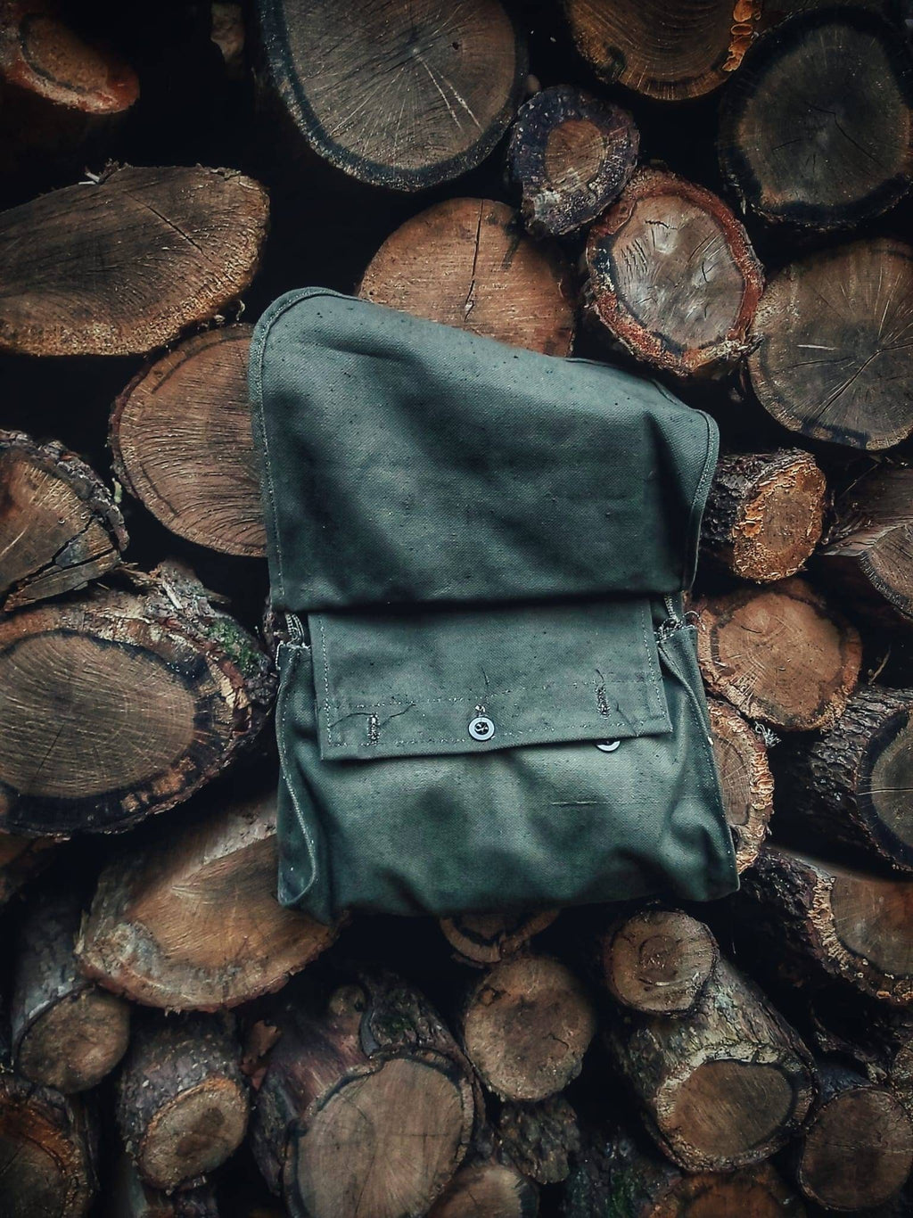 Canvas daily use minimalist messenger bag