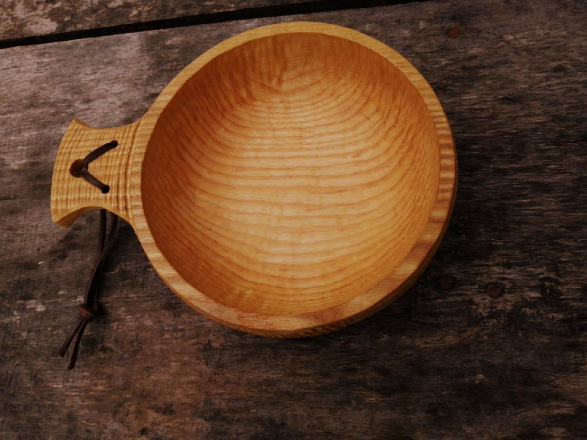 Rustic Charm Meets Durability: Handcrafted Wooden Bowl for Camping and Bushcraft