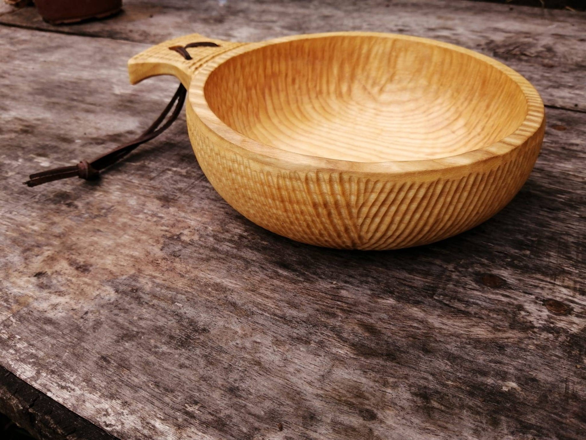 Rustic Charm Meets Durability: Handcrafted Wooden Bowl for Camping and Bushcraft