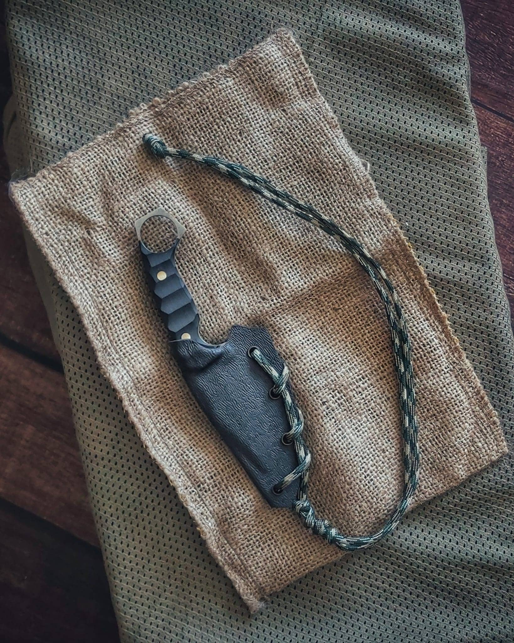 Stainless N690 steel tactical neck knife with kydex sheath