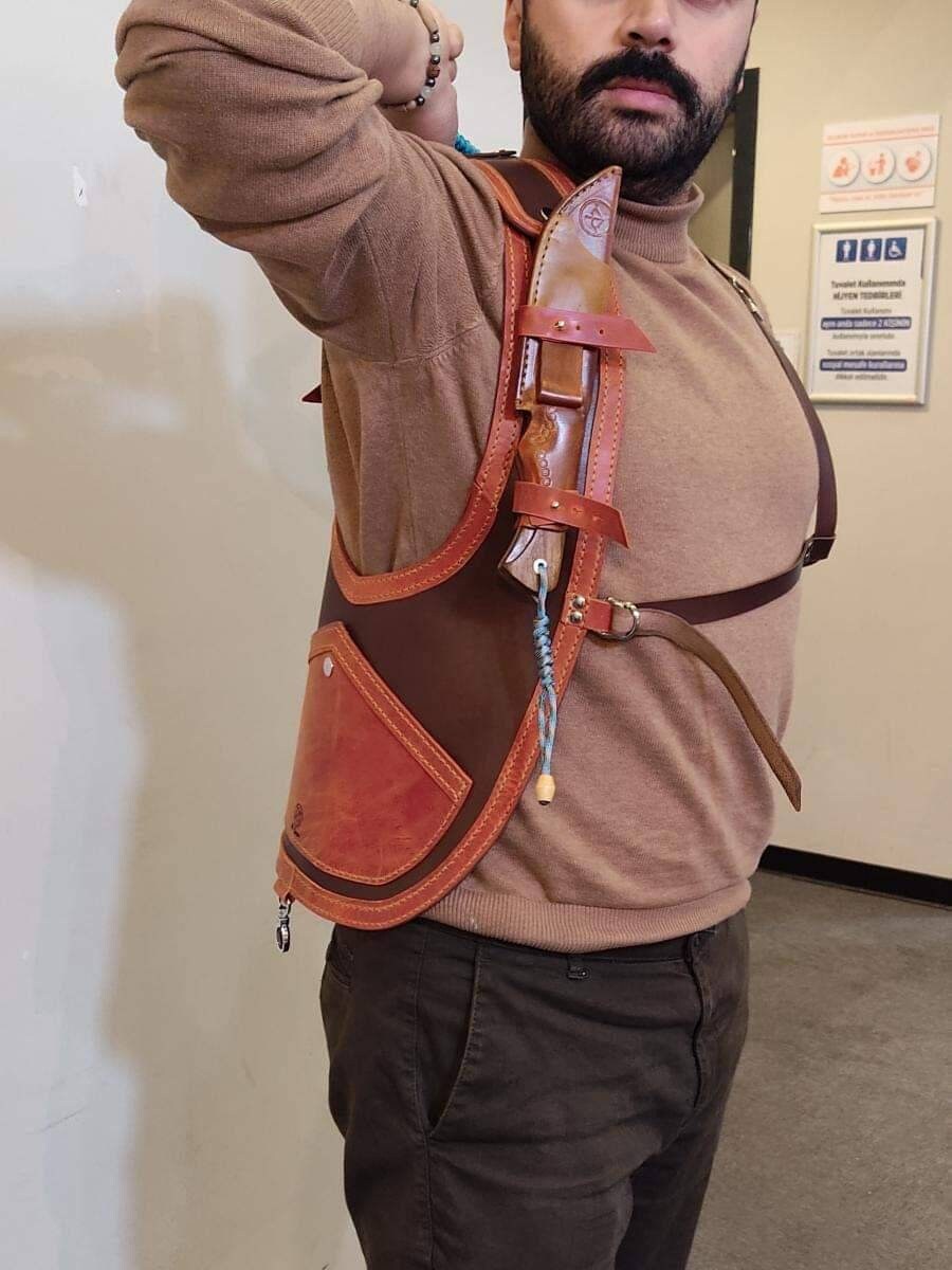 wearable survival vest This vest will provide you many conveniences in nature.