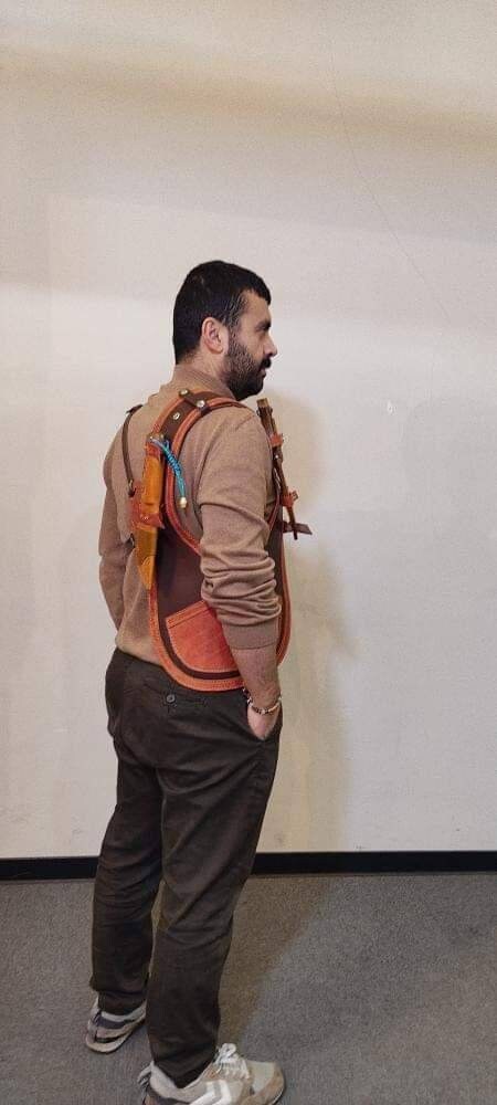 wearable survival vest This vest will provide you many conveniences in nature.