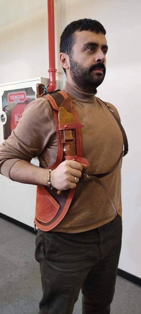 wearable survival vest This vest will provide you many conveniences in nature.