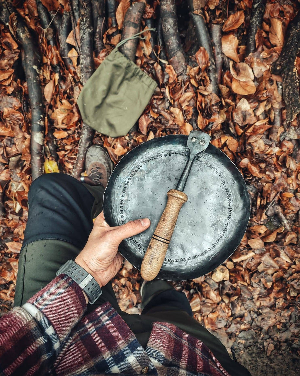 Bushcraft primitive hand forge camp pan