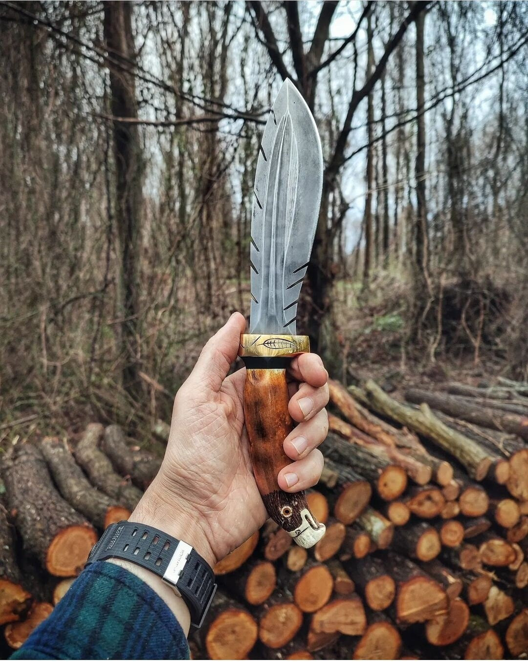 Handmade Custom Knife with Eagle Head Figure and Leather Sheath
