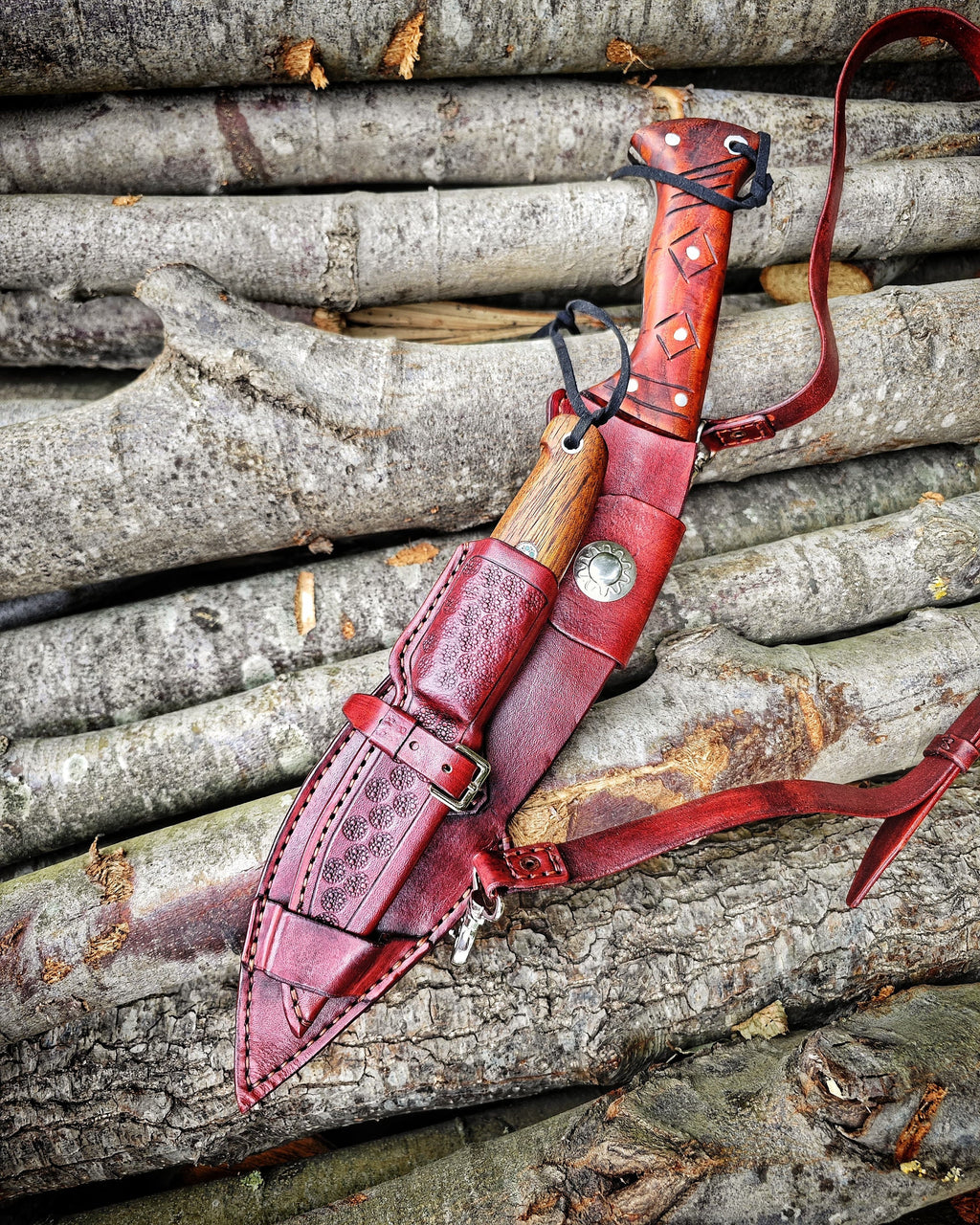 Authentic Nepal Kukri and Handcrafted Pukko Knife: A Modern Interpretation of Traditional Craftsmanship