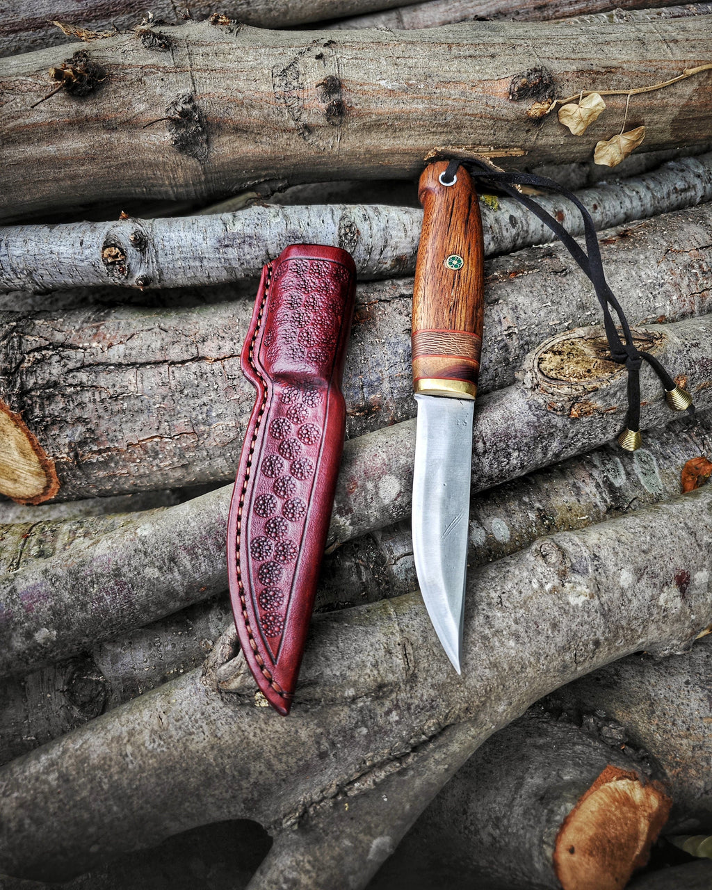 Authentic Nepal Kukri and Handcrafted Pukko Knife: A Modern Interpretation of Traditional Craftsmanship