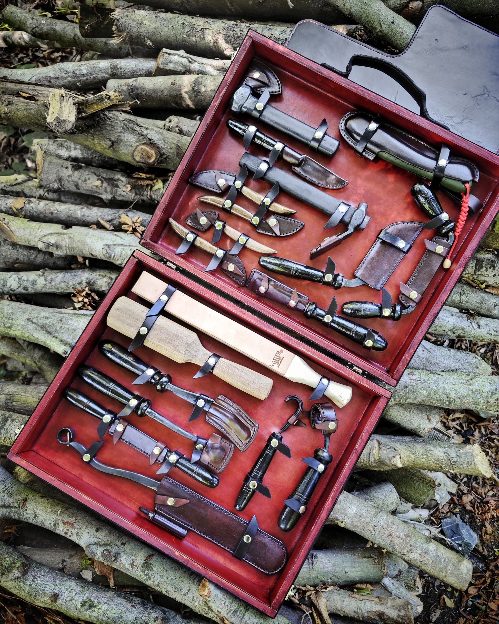 Masterpiece Woodcarving Set with Premium Leather Bag: The Ultimate Tool for Every Creative Carver