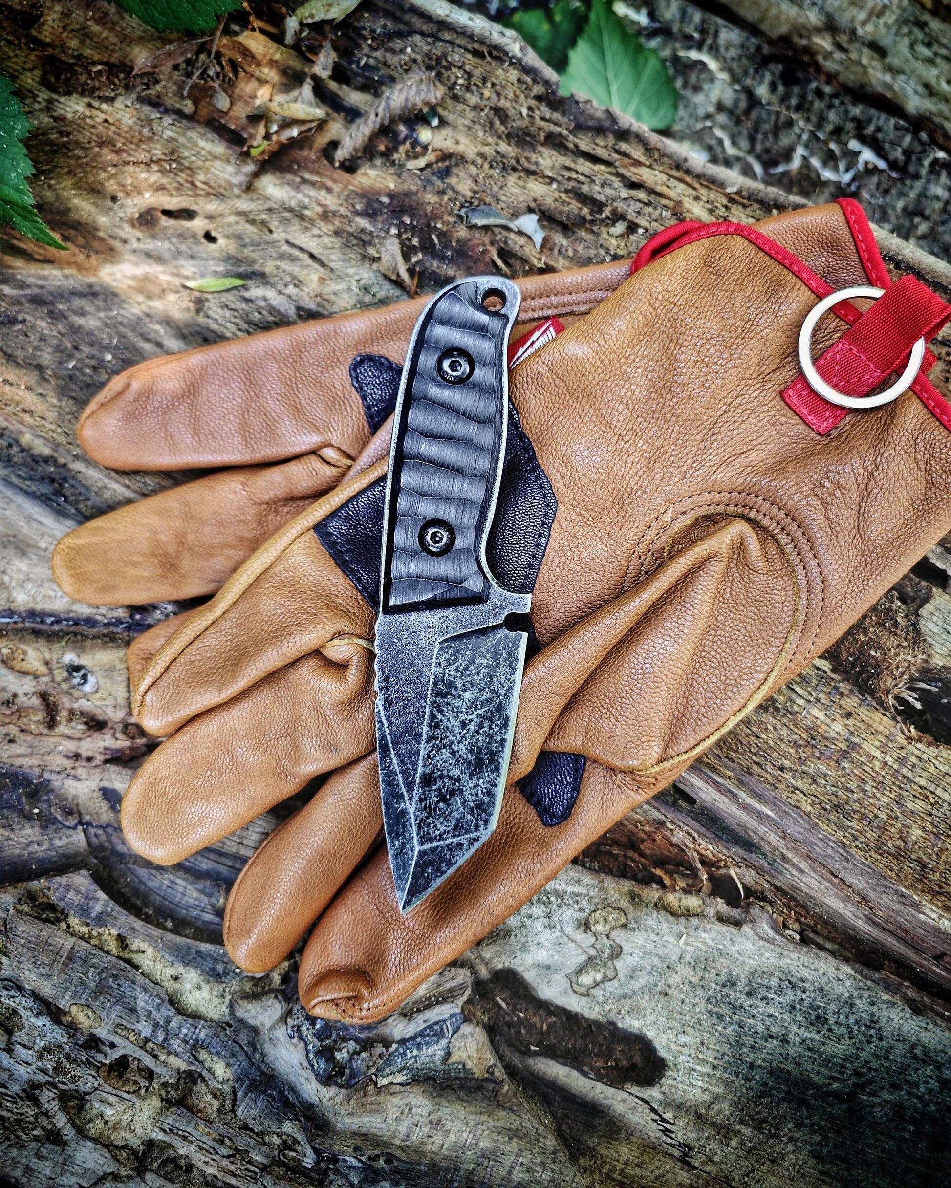 Tactical EDC n690 stainless steel knife with kydex sheath