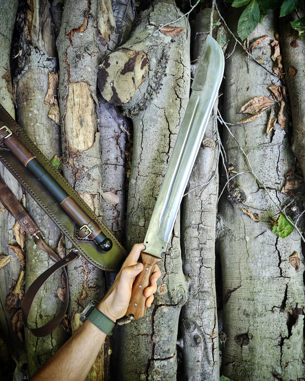 Perfect Pair for Nature Enthusiasts: Carbon Steel Forest Knife and Leather Sheathed Portable Bowsaw Saw Set
