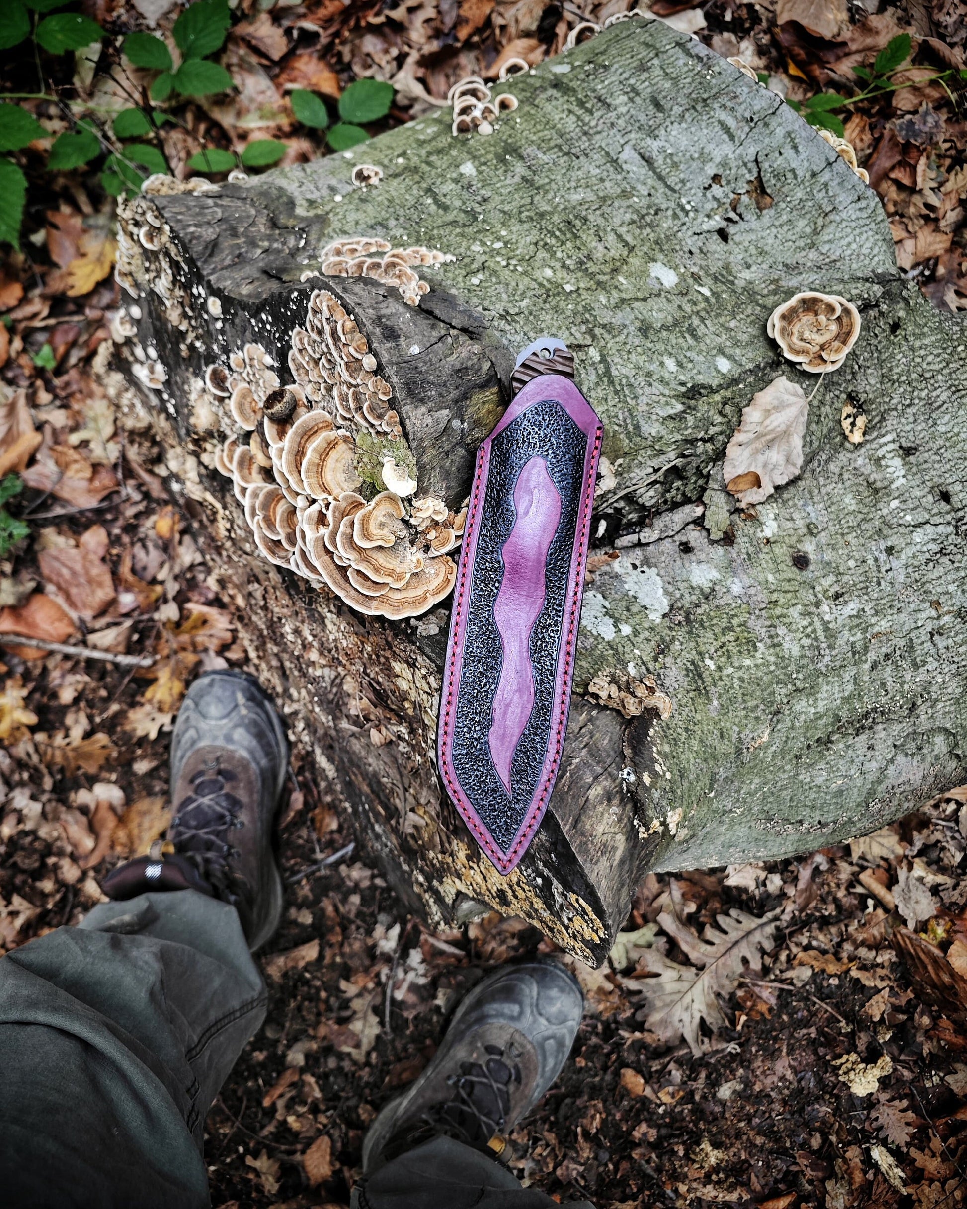 Handcrafted Tactical Knife: Where Power and Elegance Converge