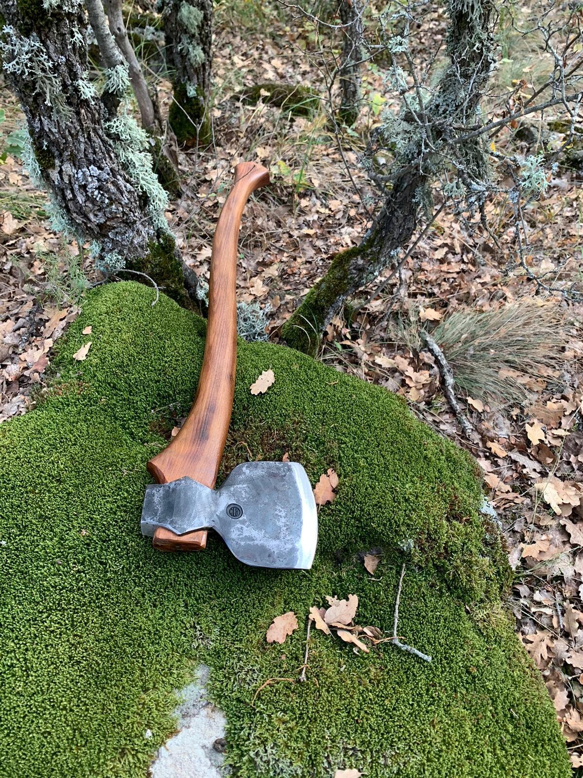 Reviving Classic Axes with Old-World Craftsmanship
