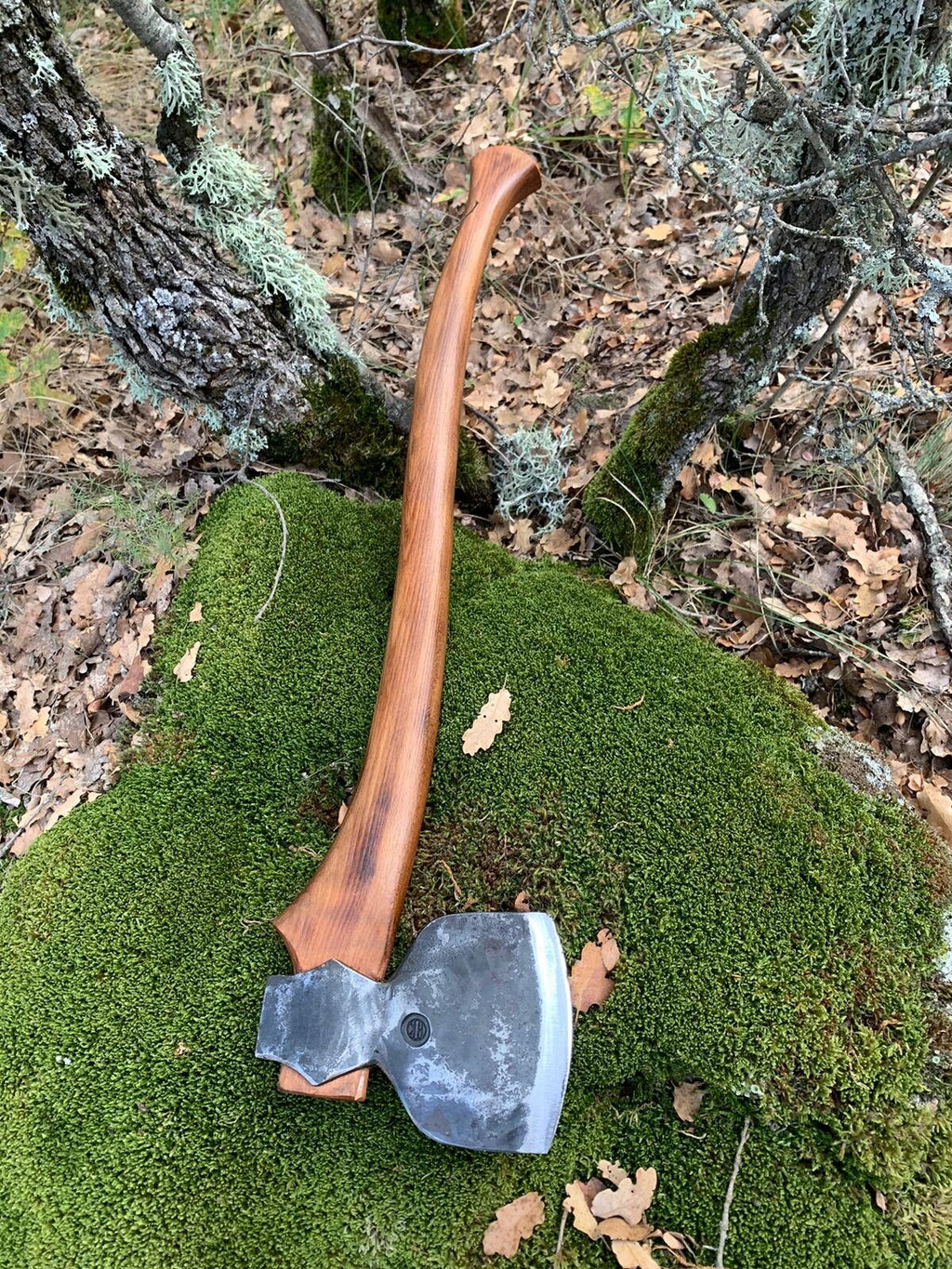 Reviving Classic Axes with Old-World Craftsmanship