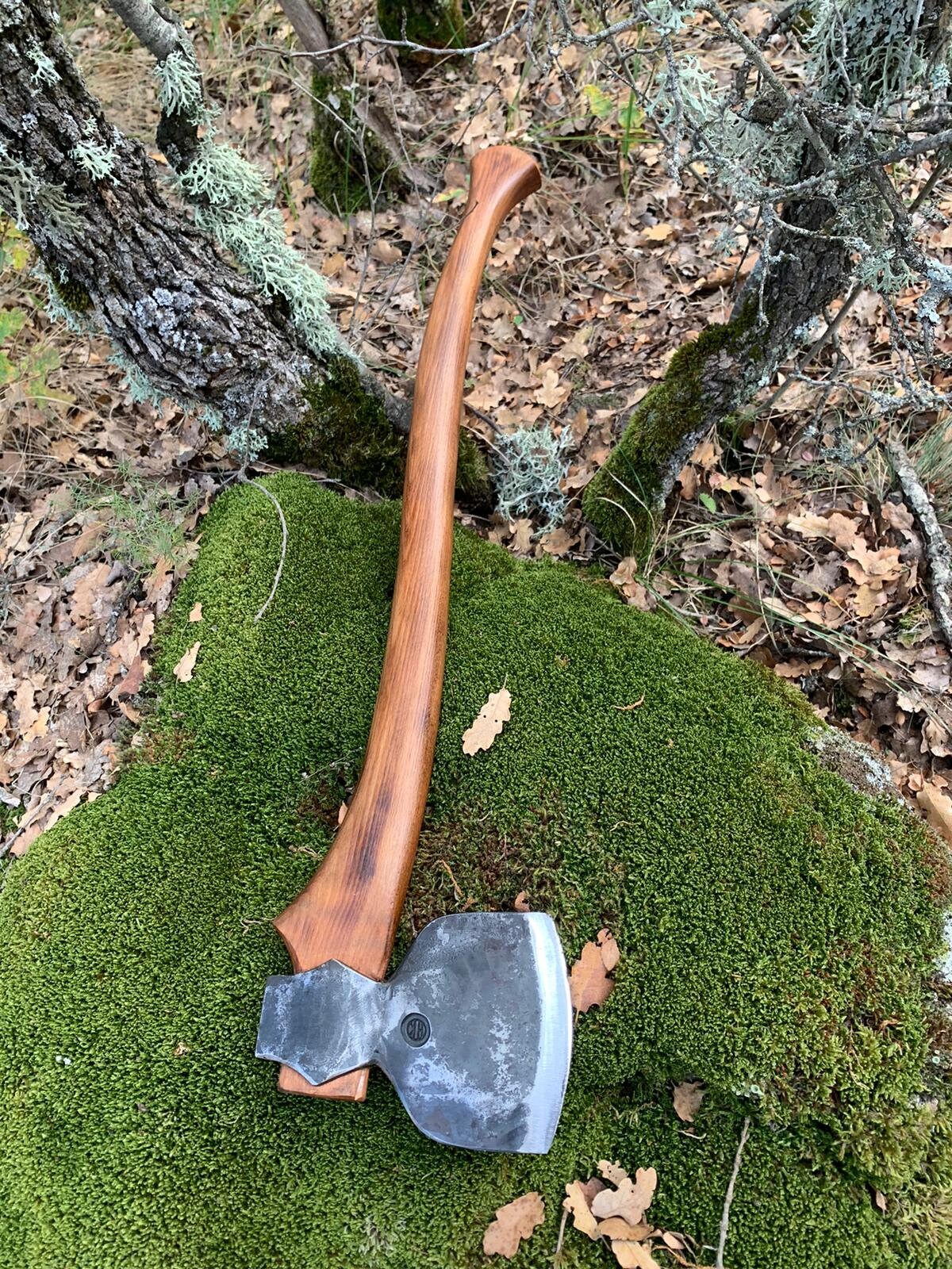 Reviving Classic Axes with Old-World Craftsmanship