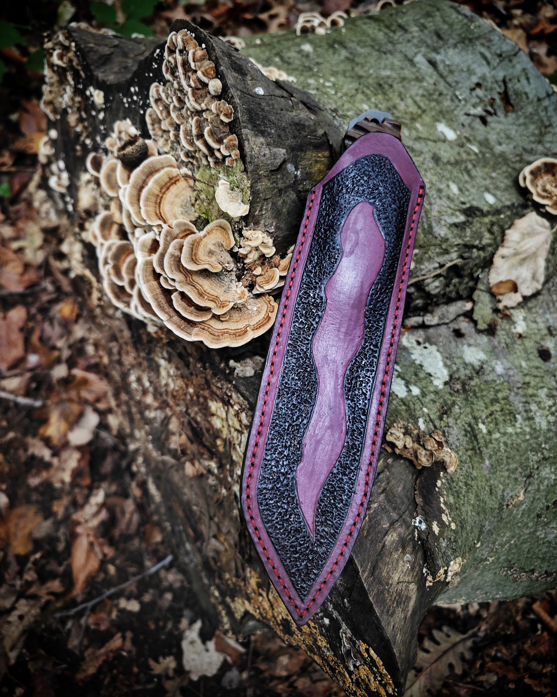 Handcrafted Tactical Knife: Where Power and Elegance Converge