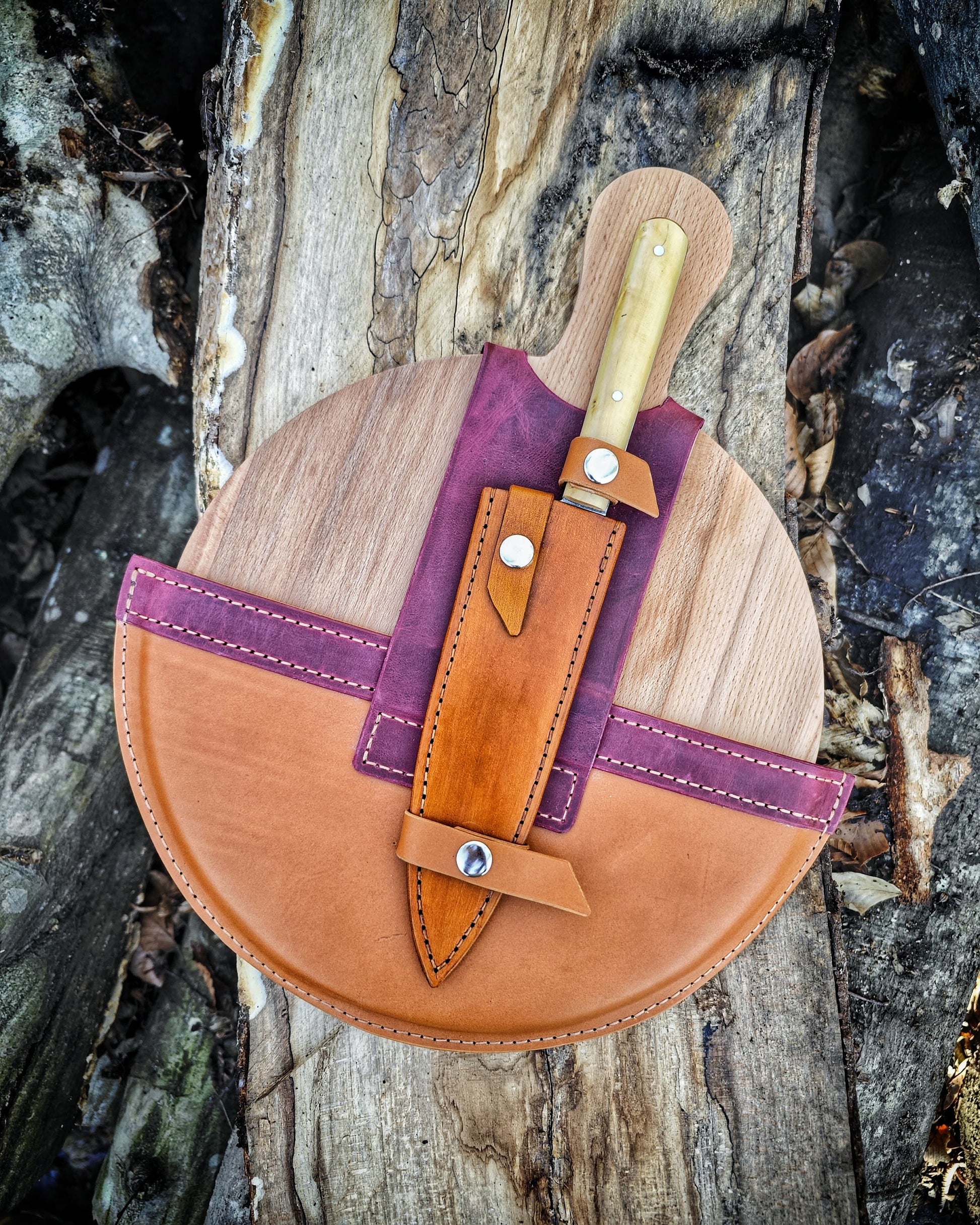 Elevate Your Dining Experience with Handcrafted Üzüm-Adorned Cutting Board and Stainless Steel Chef Knife in a Genuine Leather Bag