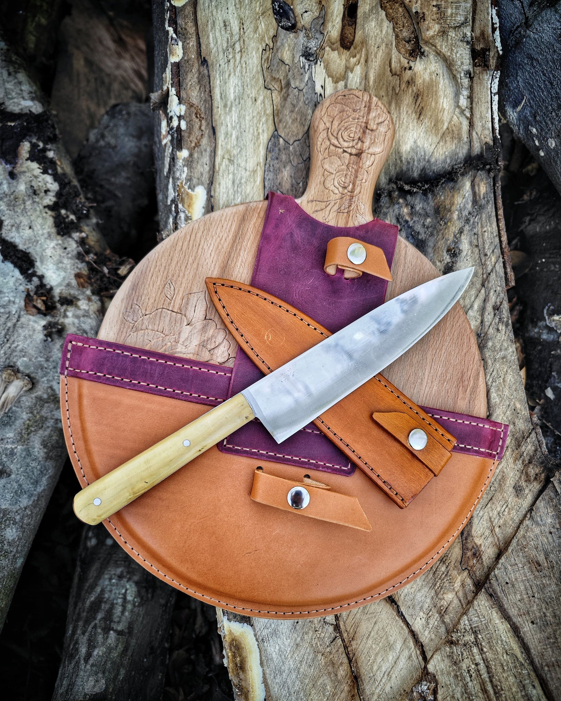 Elevate Your Dining Experience with Handcrafted Üzüm-Adorned Cutting Board and Stainless Steel Chef Knife in a Genuine Leather Bag