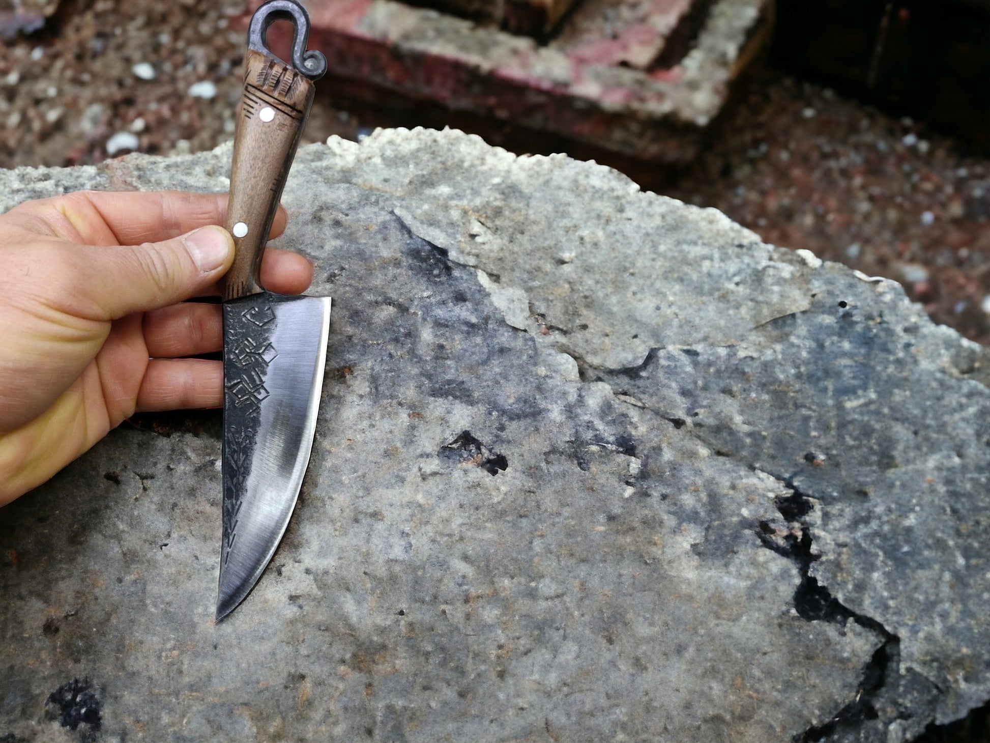 Rustic Handcrafted Knives – Timeless Craftsmanship with Genuine Leather Sheath