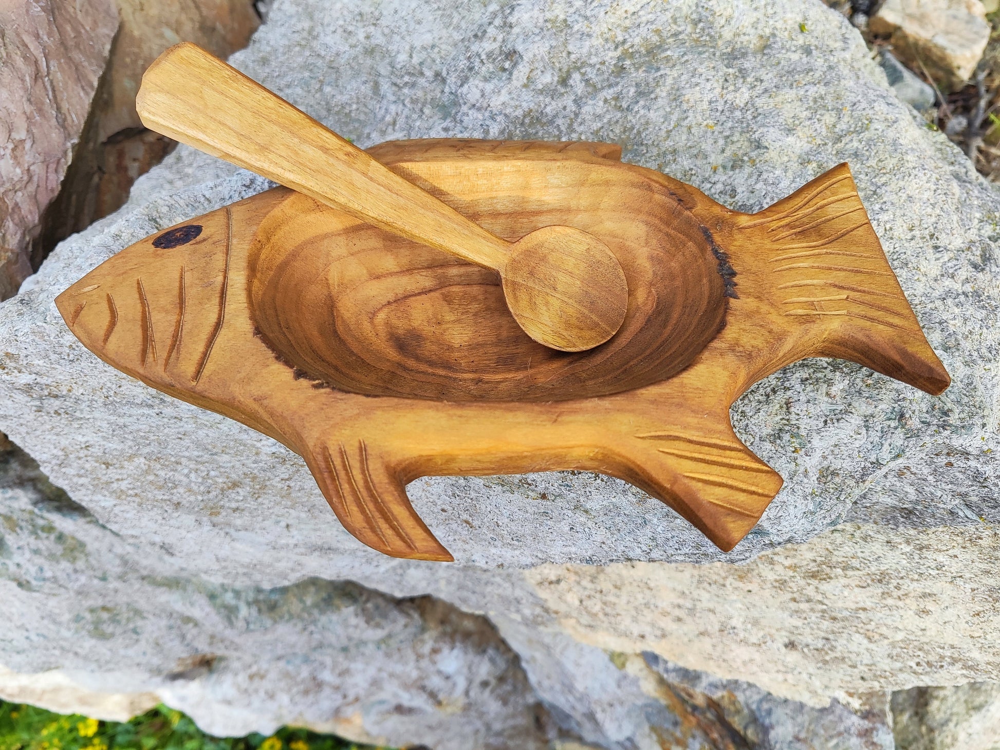 handmade fish shaped food compartment for children