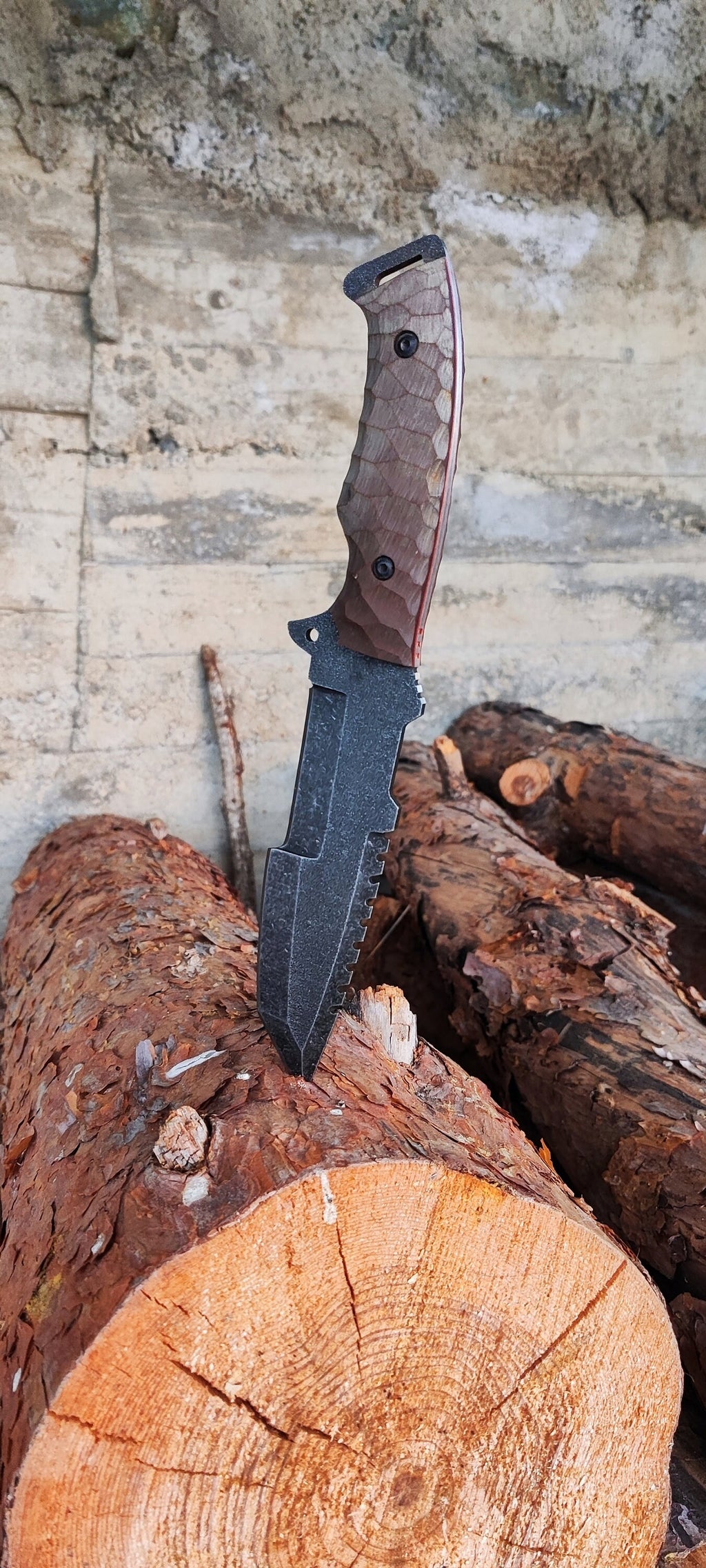 tactical handmade blacksmith knife Handcrafted Tactical Knives with Custom Kydex Sheaths – Perfect for Outdoor Enthusiasts