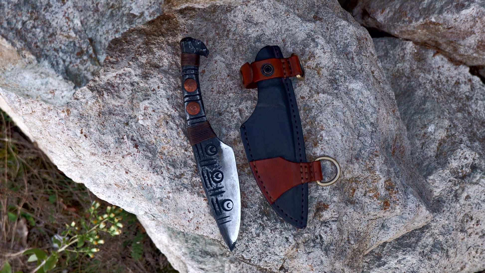 Guardians of the Ancient: Skull-Engraved Hand-Forged Knife