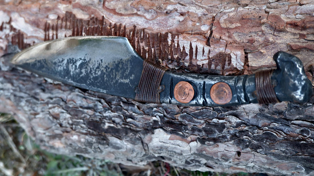 Guardians of the Ancient: Skull-Engraved Hand-Forged Knife