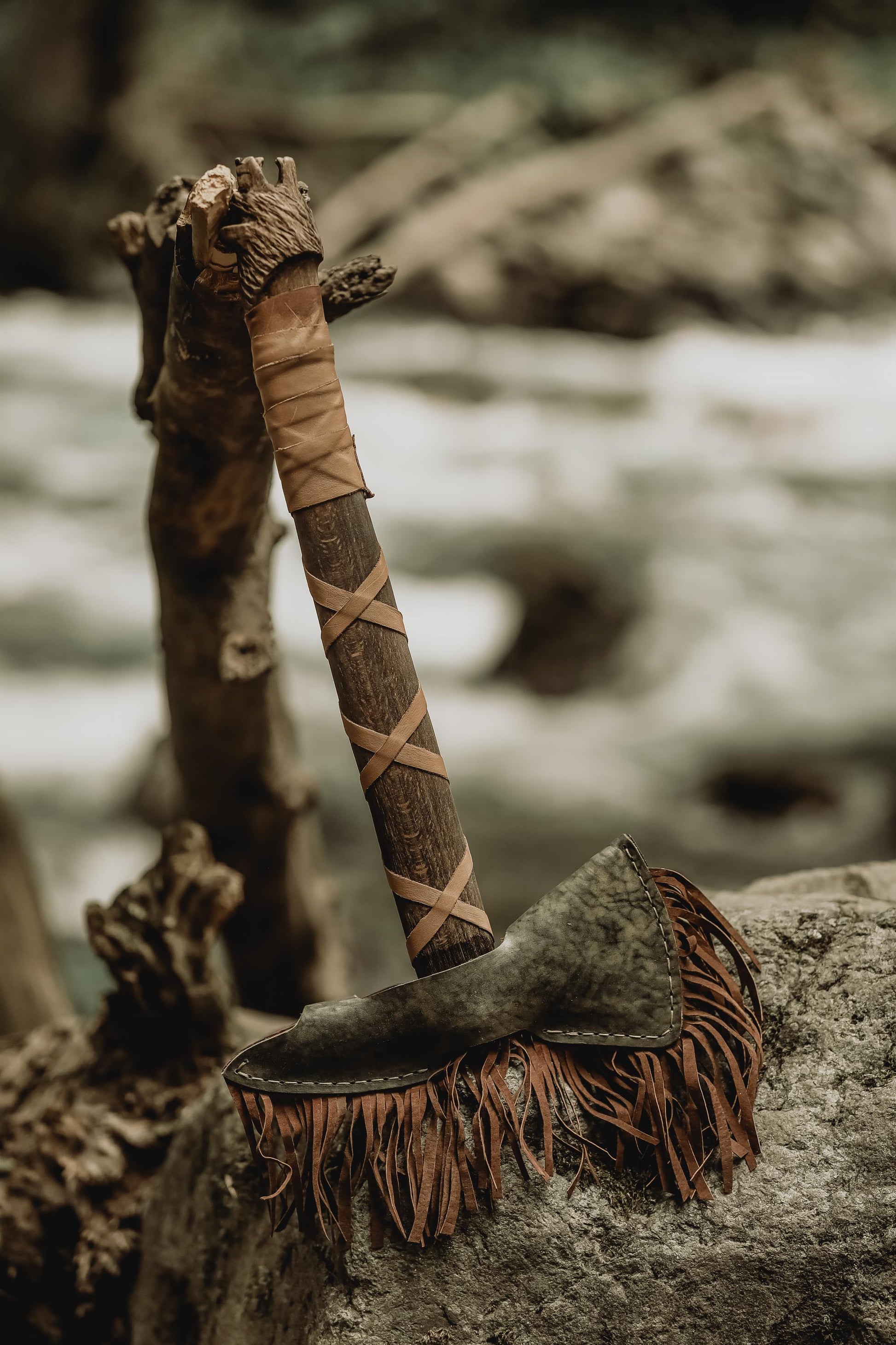 Hand forged carbon steel wolf head figured blacksmith tomahawk ax
