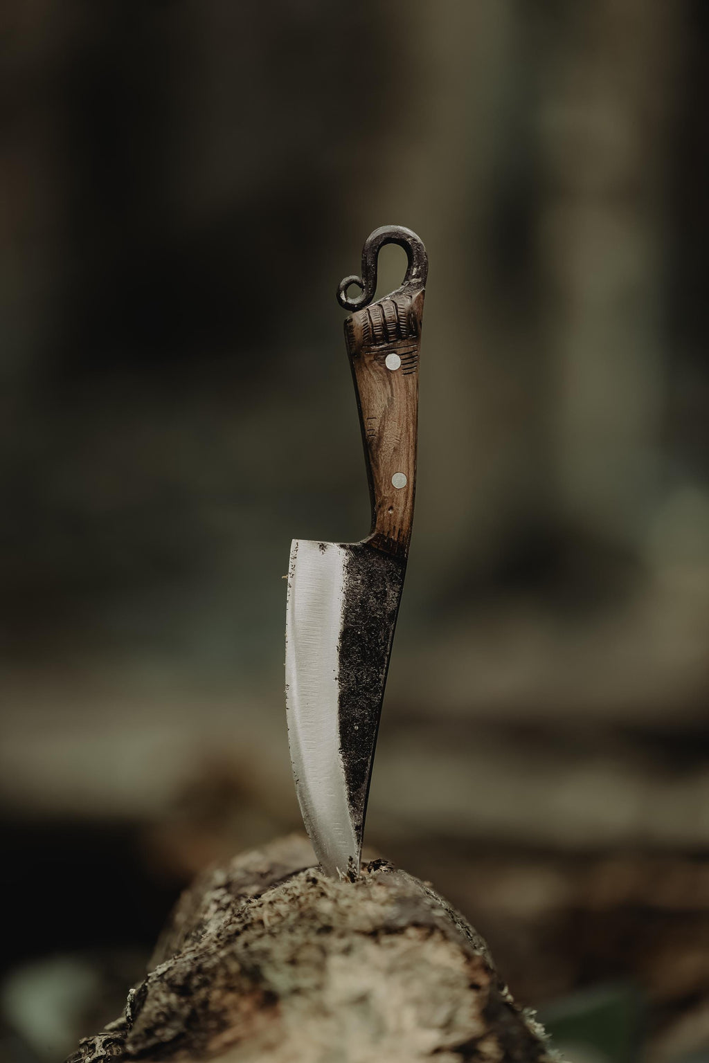 Rustic Handcrafted Knives – Timeless Craftsmanship with Genuine Leather Sheath