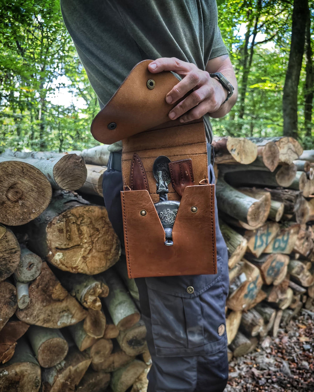 Bushcraft primitive hand forge Viking camp set with genuie leather bag