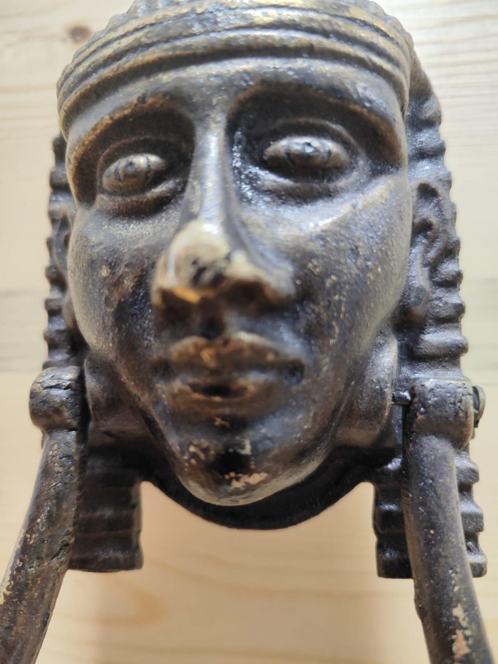 door knocker