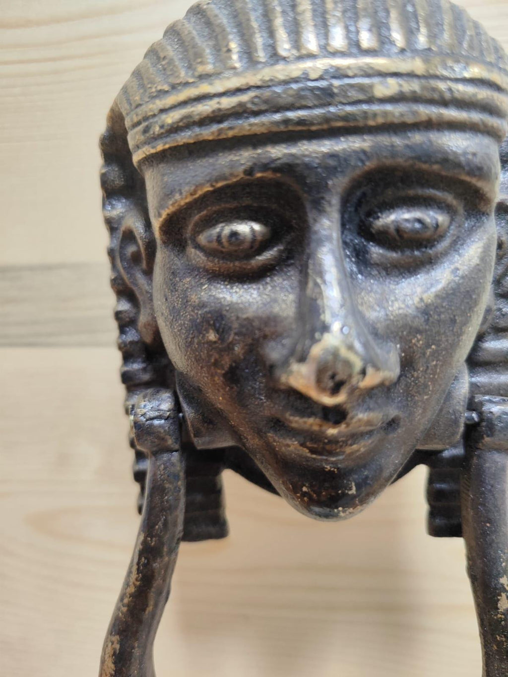 door knocker