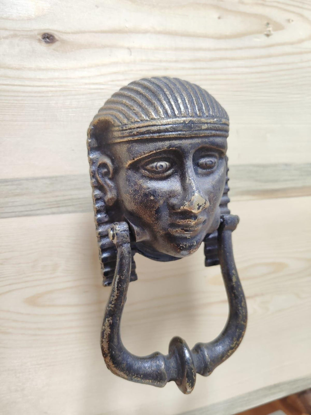 door knocker