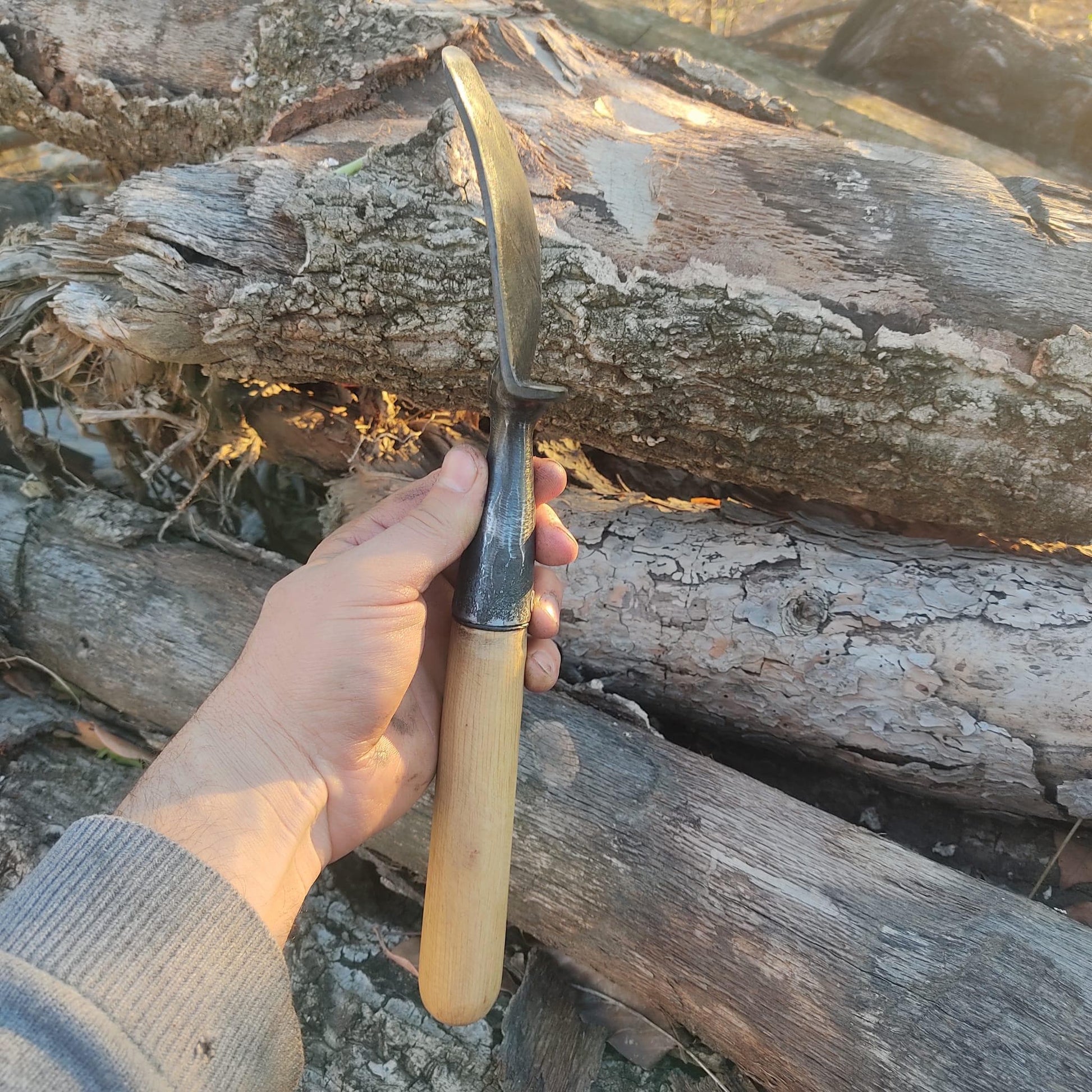 Mini Bushcraft Gear Sturdy and Durable Blacksmith Handmade Survival Shovel: Your Perfect Tool for Survival
